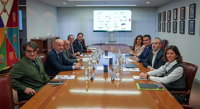 Encuentro de Eusko Ganberak con el Consejero de Industria